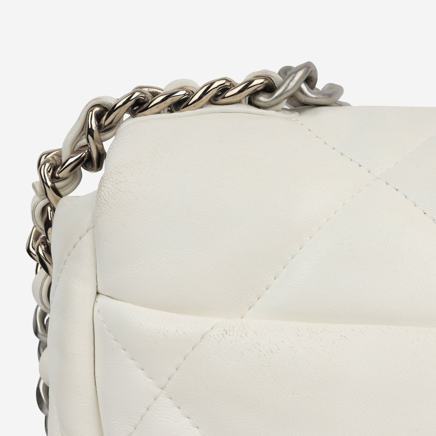 Chanel Chanel 19 - Small White