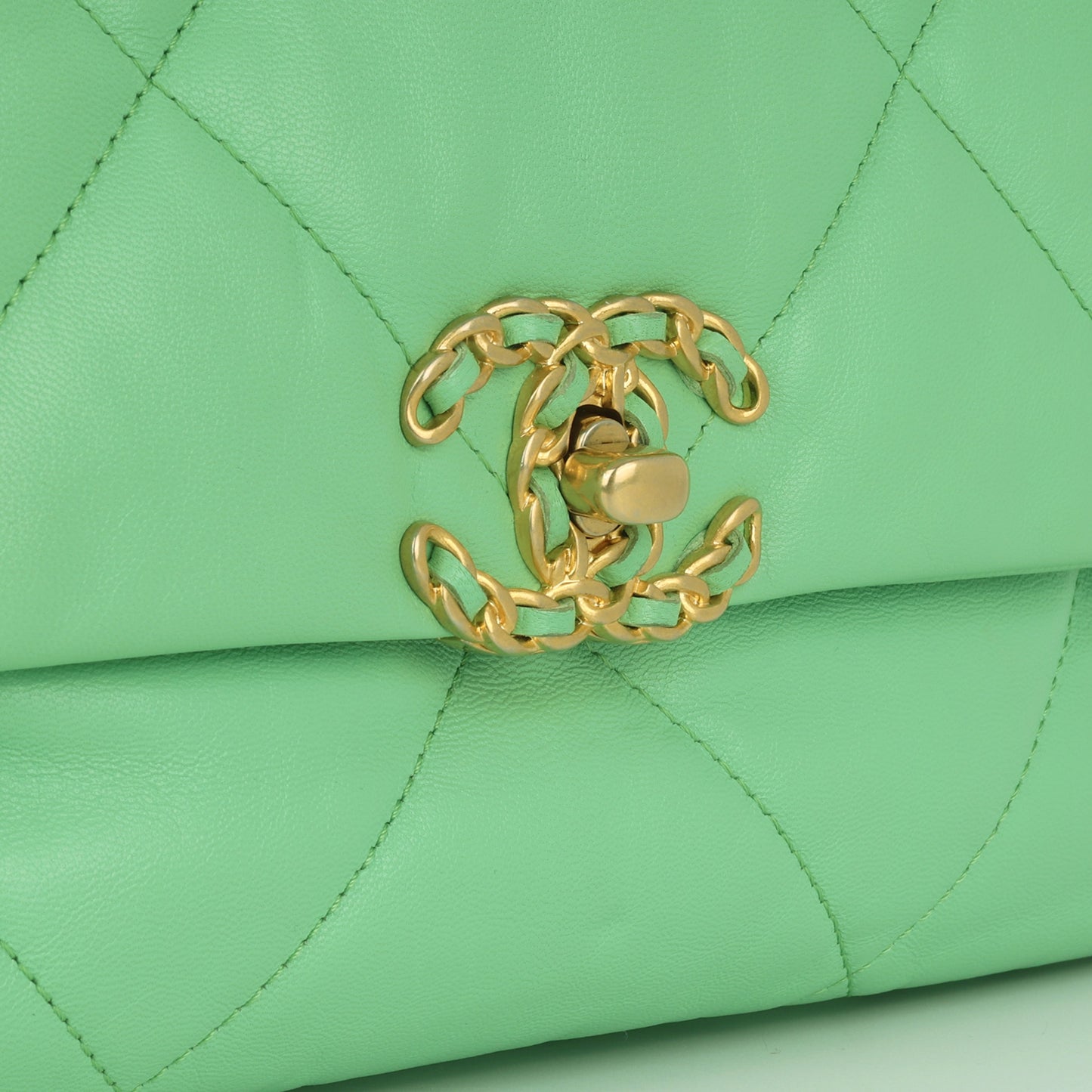 Chanel Chanel 19 Flap Bag - Maxi