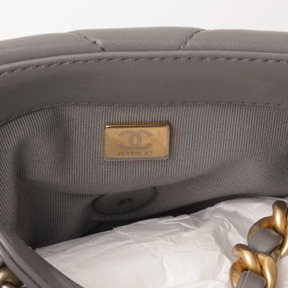 Chanel Chanel 19 - Small