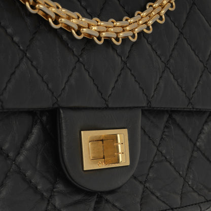 Chanel 2.55 Reissue - 225
