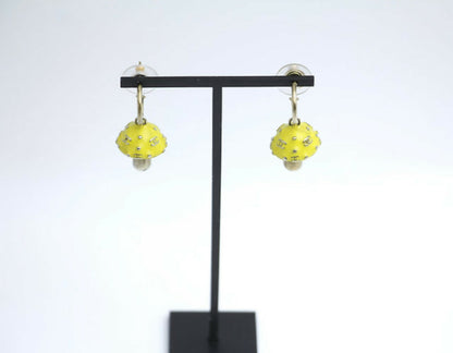 Chanel Vintage 03S Metal Yellow Mushroom Grain Hoop Stud Earrings