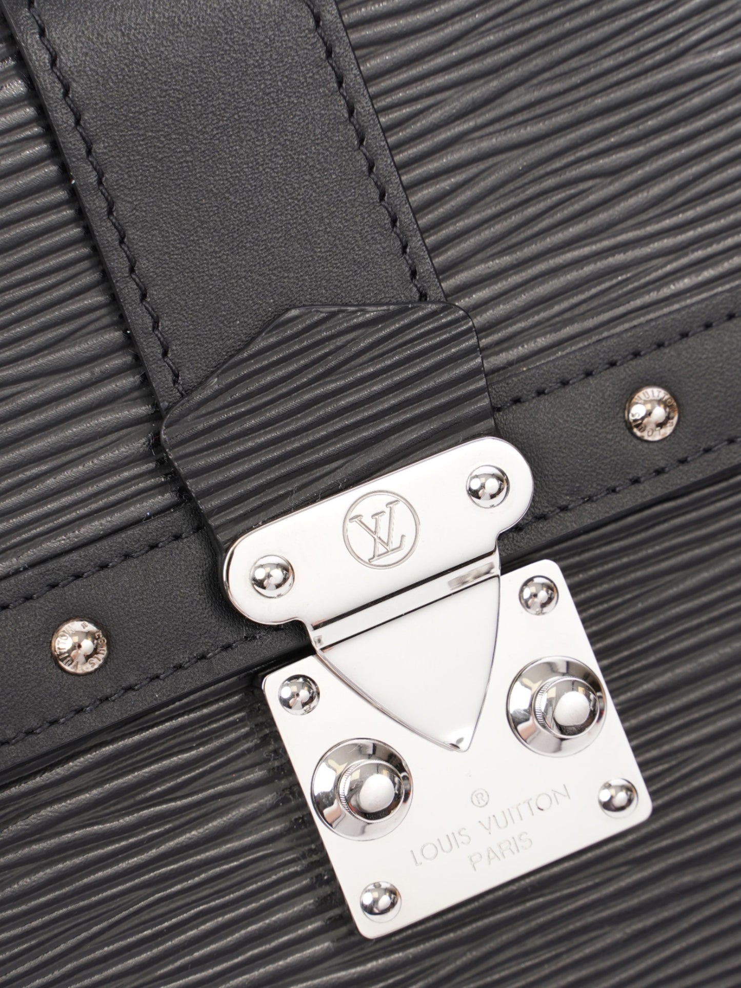 Louis Vuitton Trunk Chain Wallet Black Epi Leather