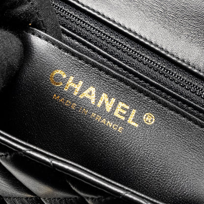 Chanel mini square flap Bag lambskin Black L (Microchip)