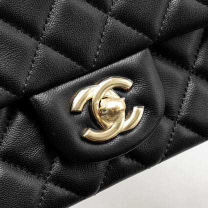 Chanel Mini Rectangular Flap Bag Lambskin Black L (microchip)