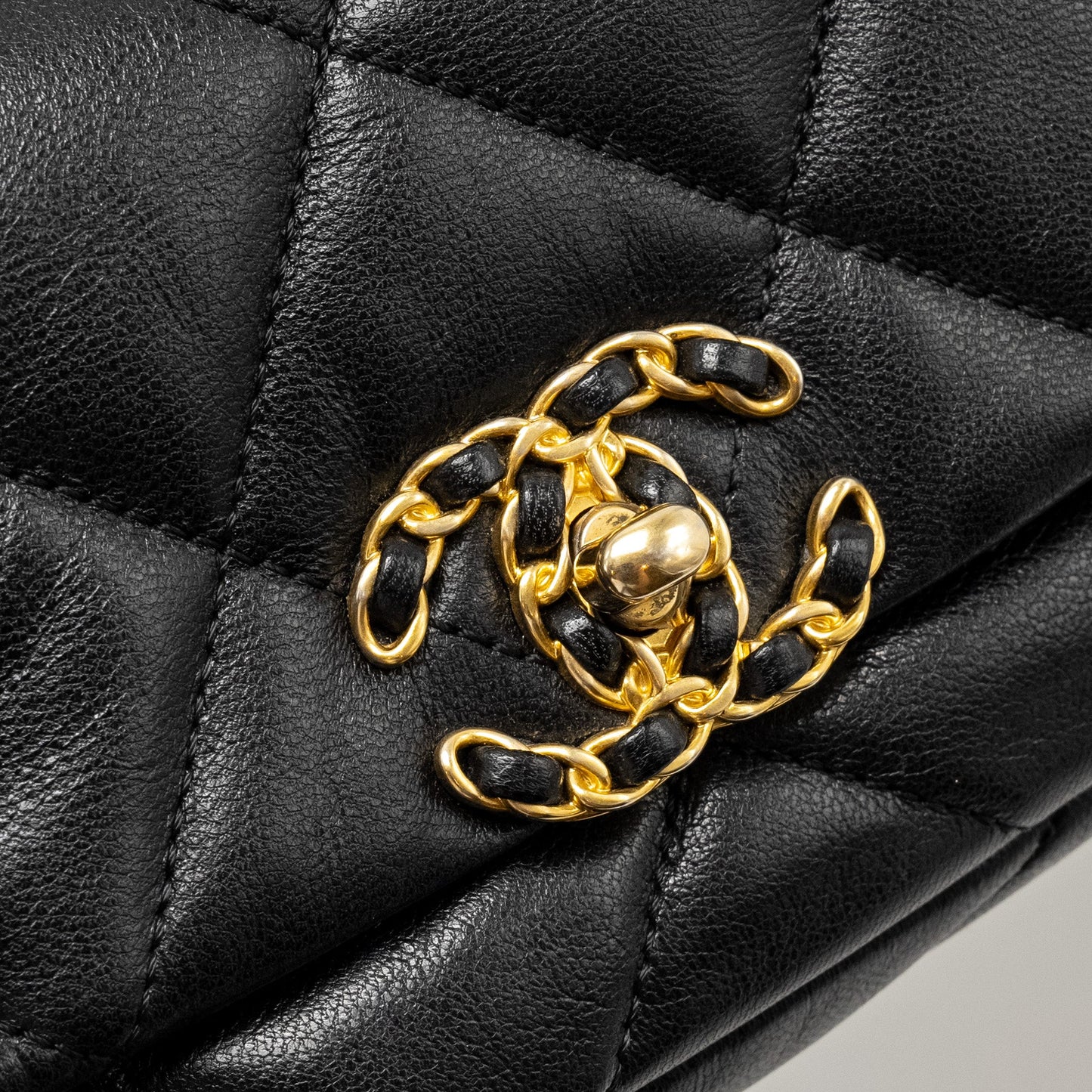 Chanel 19 Quilted Waist Belt Bag Shiny Goatskin Black
