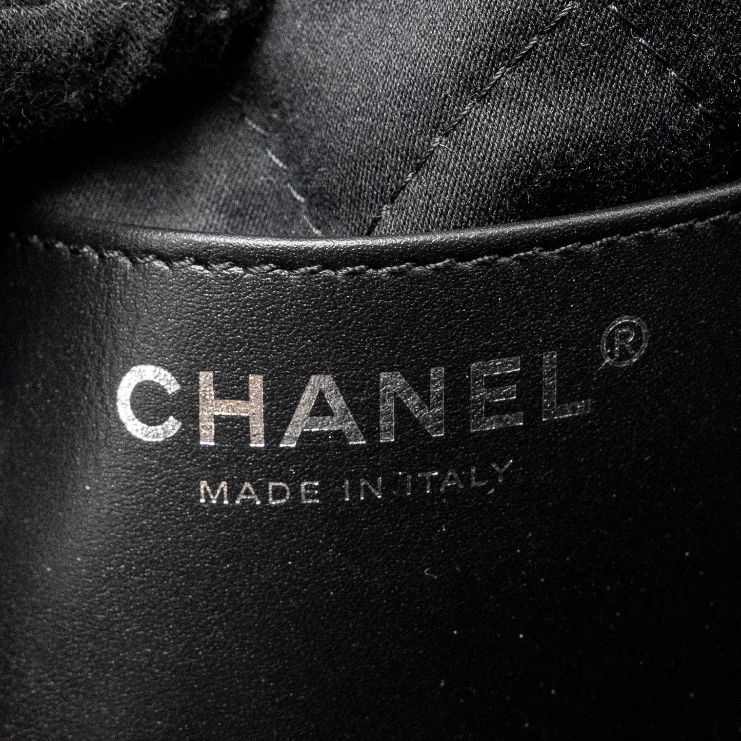 Chanel mini 22 Bag Shiny Calfskin Black  (Microchip)