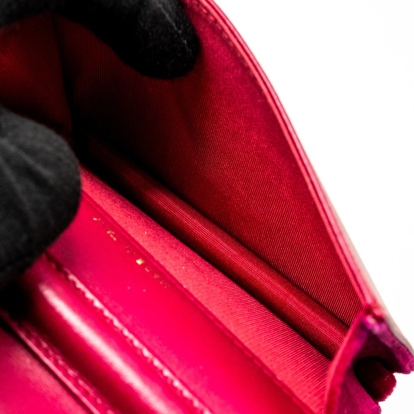 Chanel 21A mini Camelia Flap Bag Velvet Fushia