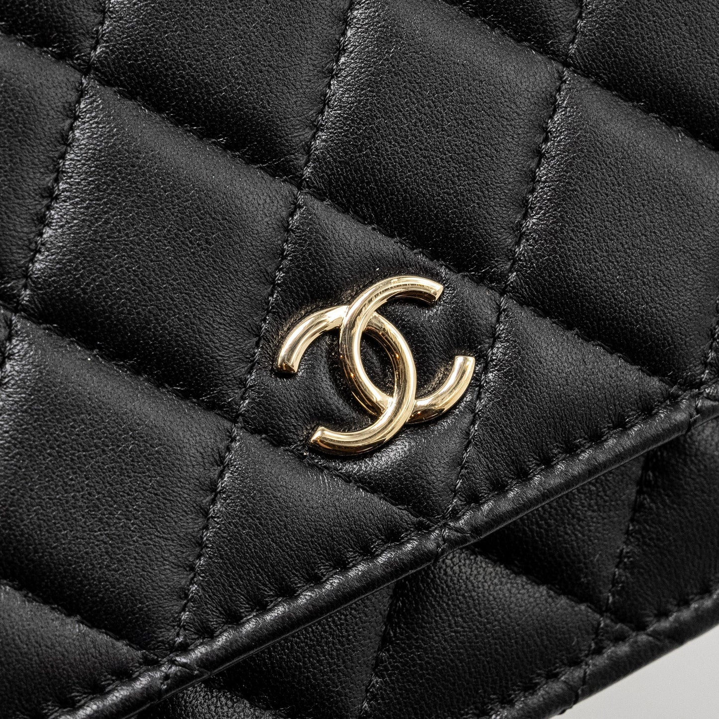 Chanel Pearl Chain Wallet On Chain Lambskin Black L(microchip)