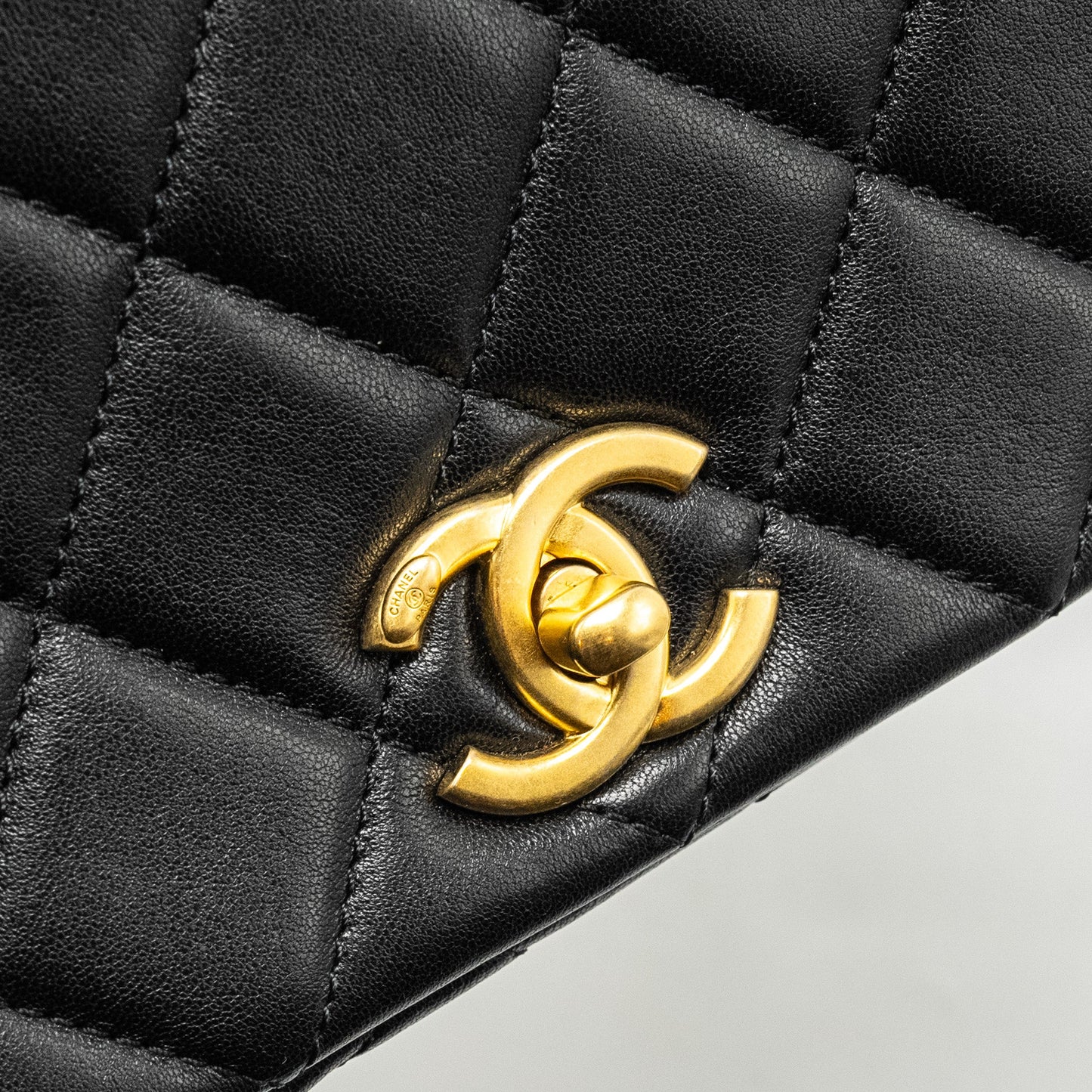 Chanel 23B Detail Chains Quilted Flap Bag Lambskin Black (Microchip)