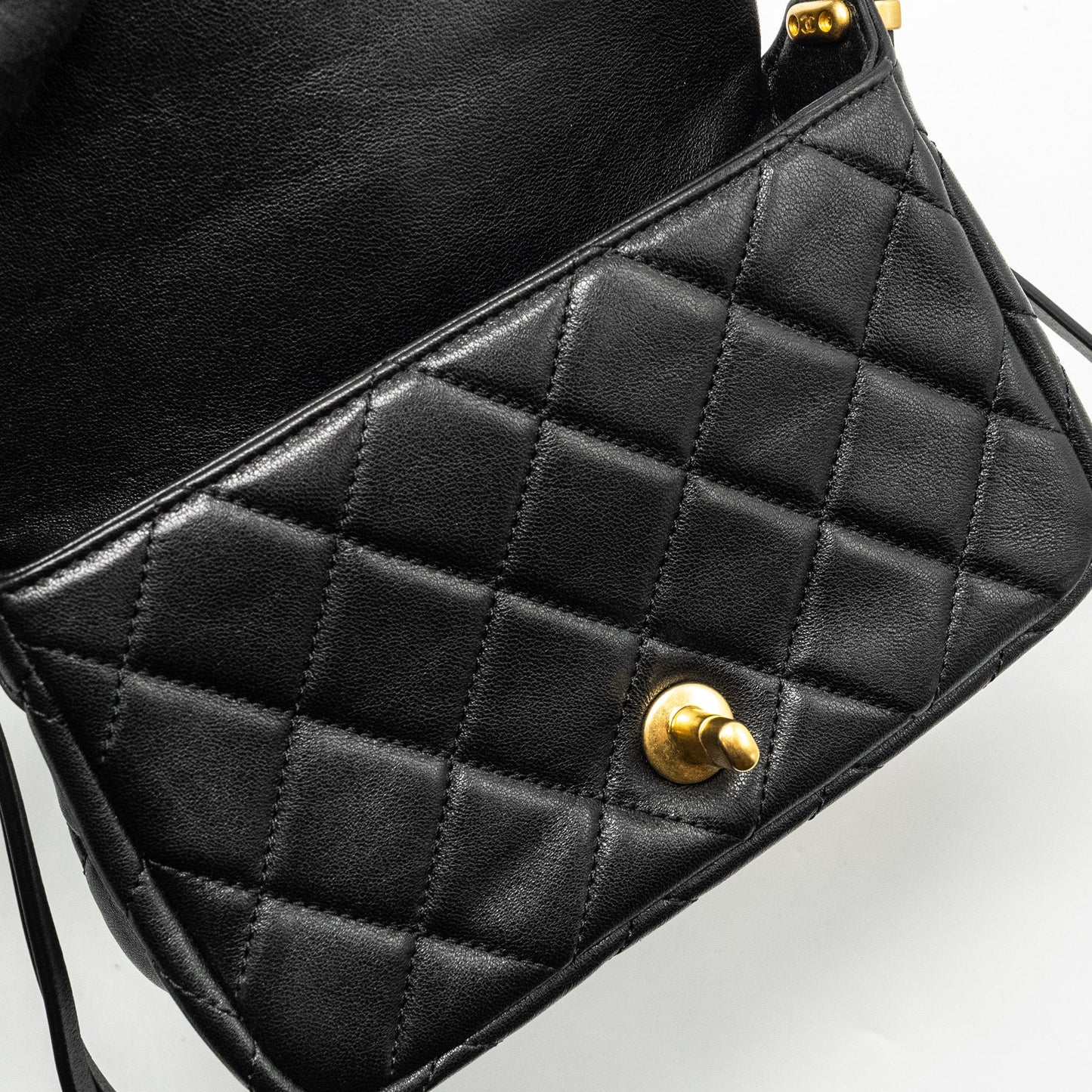 Chanel 23B Detail Chains Quilted Flap Bag Lambskin Black (Microchip)
