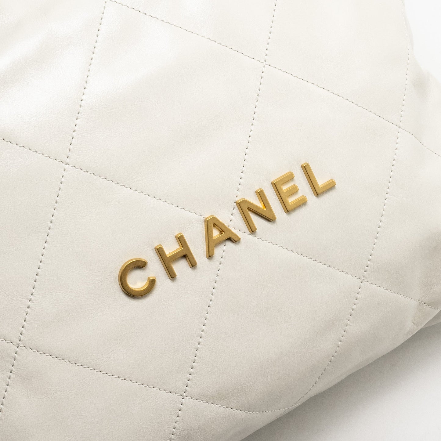 Chanel Medium 22 Bag Calfskin White  (Microchip)
