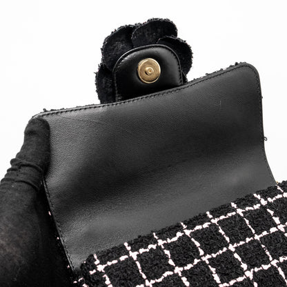Chanel 23K Flower Bomb Mini Rectangular Flap Bag Tweed Black / Pink L (Microchip)