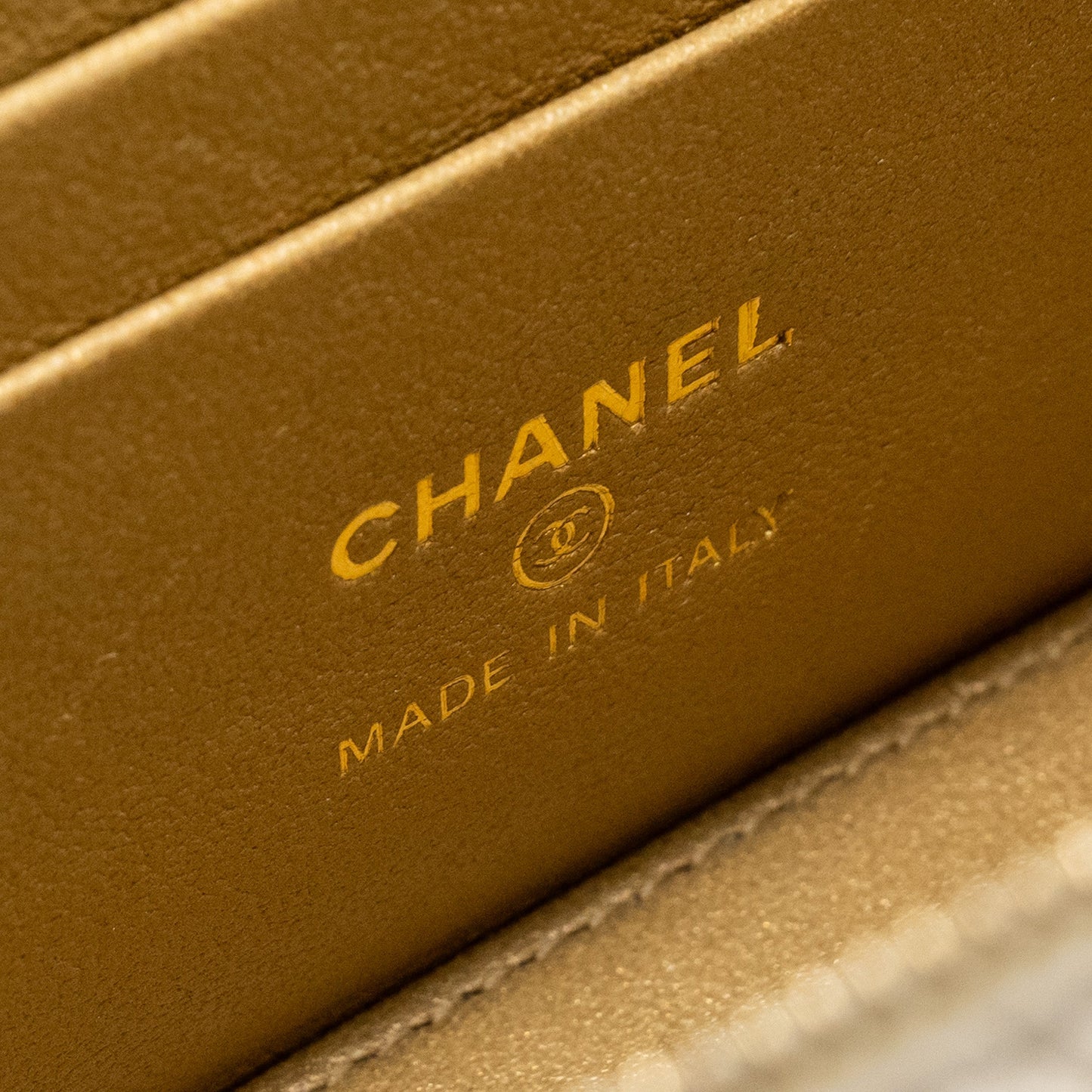 Chanel Letter/ CC Logo Chain Long Vanity Case Lambskin White  (Microchip)