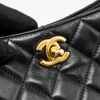 Chanel 22B Pearl Crush Hobo Bag Lambskin BLACK  (Microchip)
