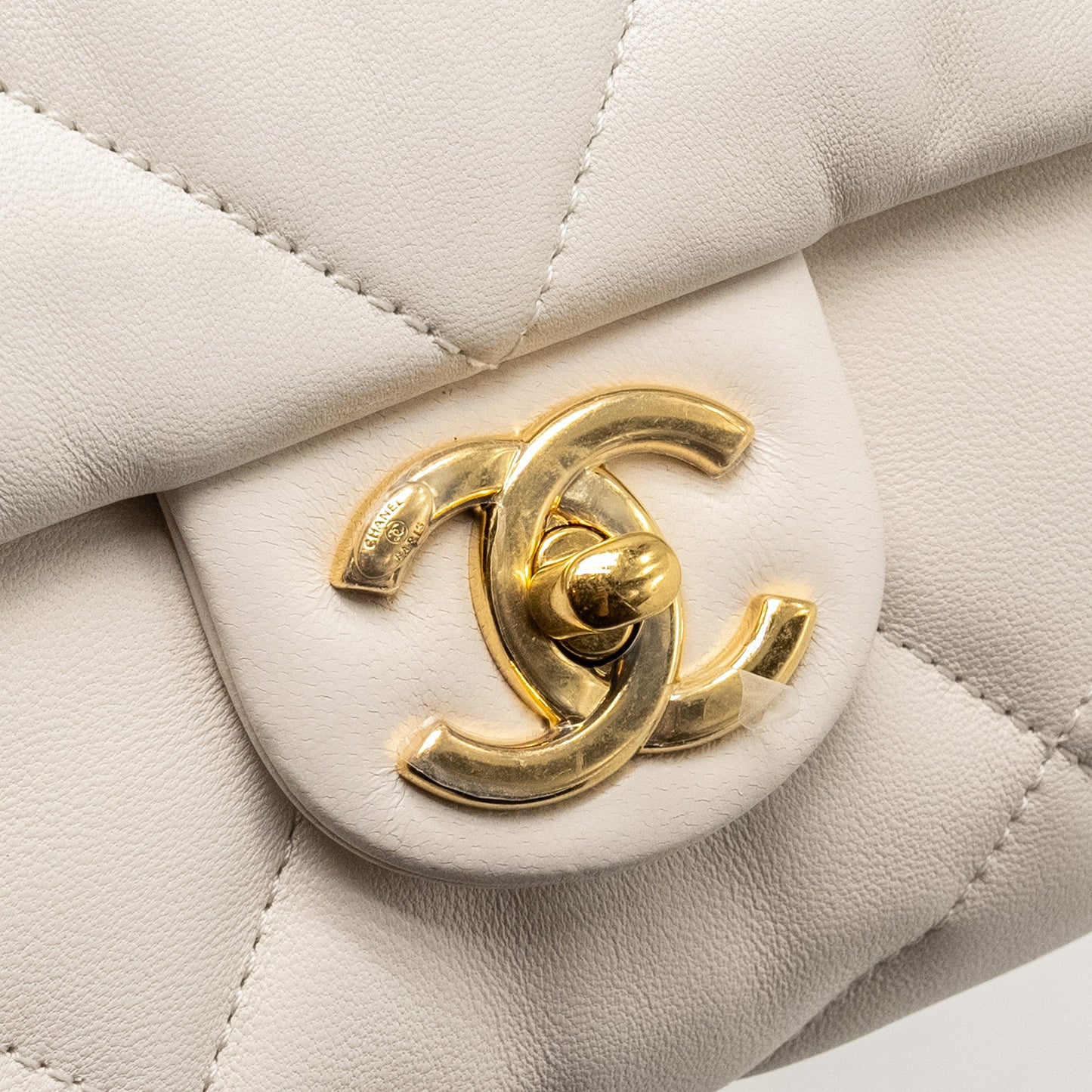 Chanel 22B Chain Cushion Flap Bag Lambskin White  (Microchip)
