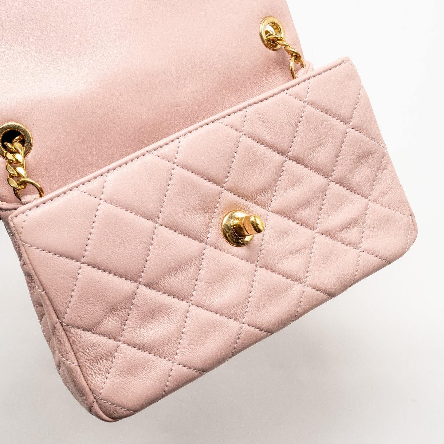 Chanel 22b Flap Bag with Gem Chain Lambskin Dust Pink  (microchip)