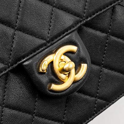 Chanel 19S Pearl Chain Quilted Vertical Flap Bag Lambskin Black