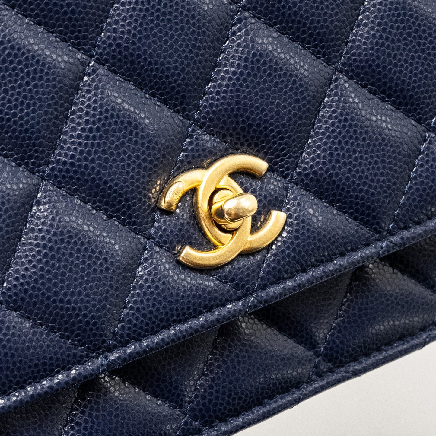 Chanel 22A Twist Your Button Wallet on Chain Caviar Navy  (Microchip)