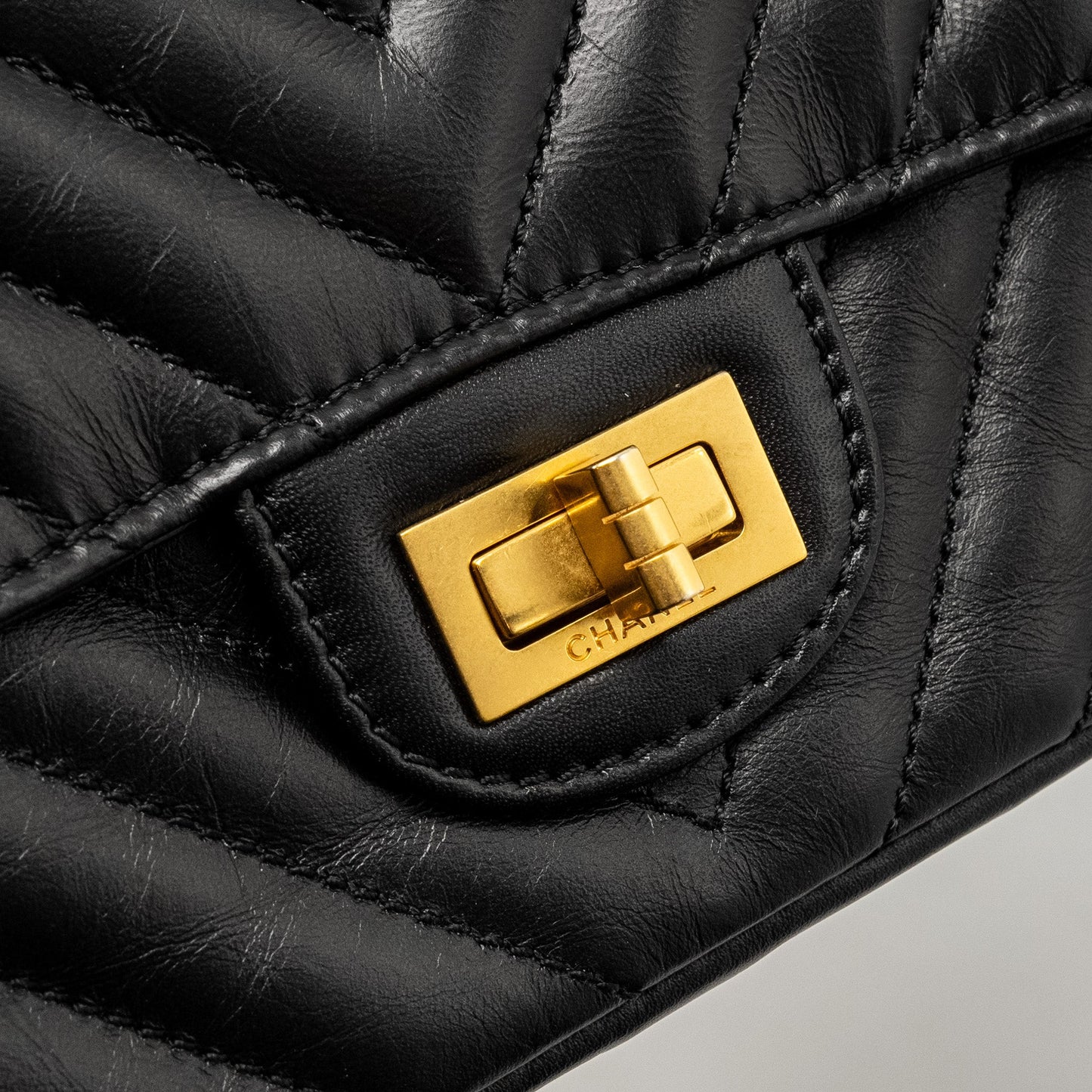 Chanel Mini 2.55 Reissue Chevron Calfskin BLACK  (Microchip)
