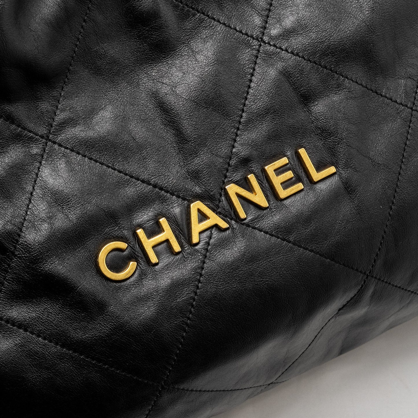 Chanel Medium 22 Bag Shiny Calfskin BLACK  (Microchip)