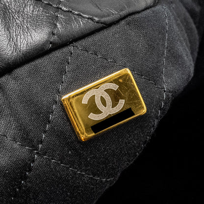 Chanel Medium 22 Bag Shiny Calfskin BLACK  (Microchip)