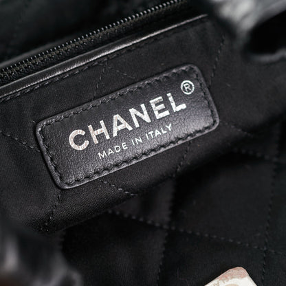 Chanel 22 Handbag Medium So Black (Microshipped)
