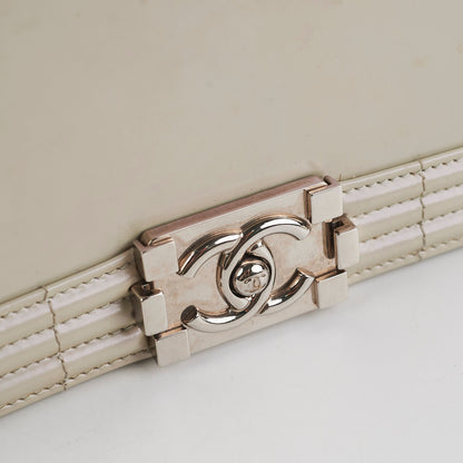 Chanel Boy Old Medium Iridiscent (Light grey)