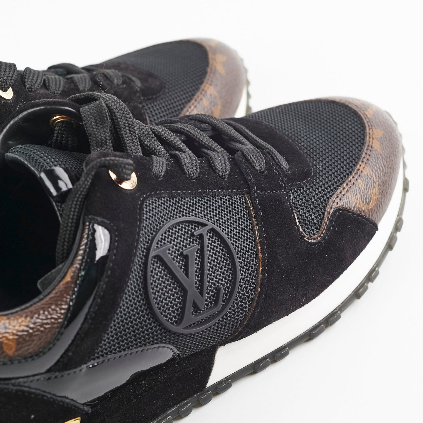 Louis Vuitton Neo Run Away Size 39 Sneakers