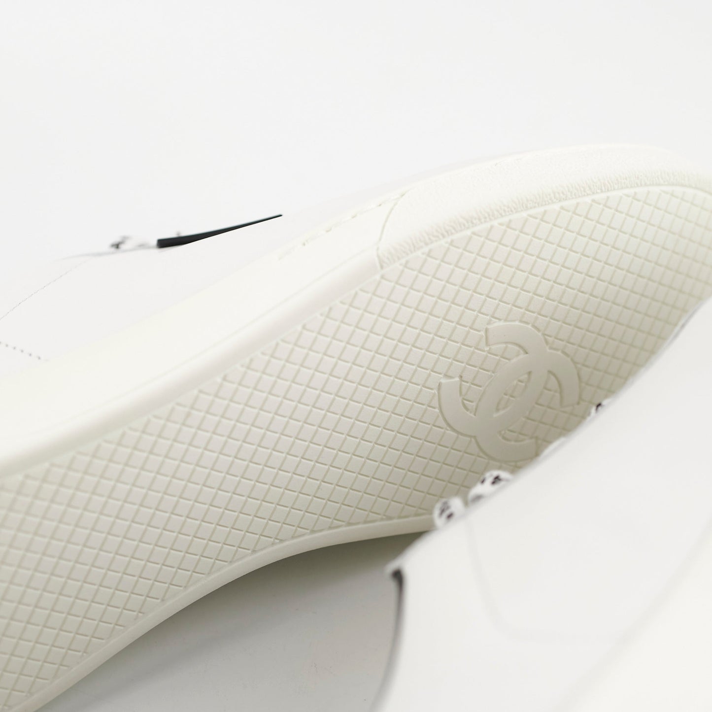 Chanel Laceup Sneakers White Size 40