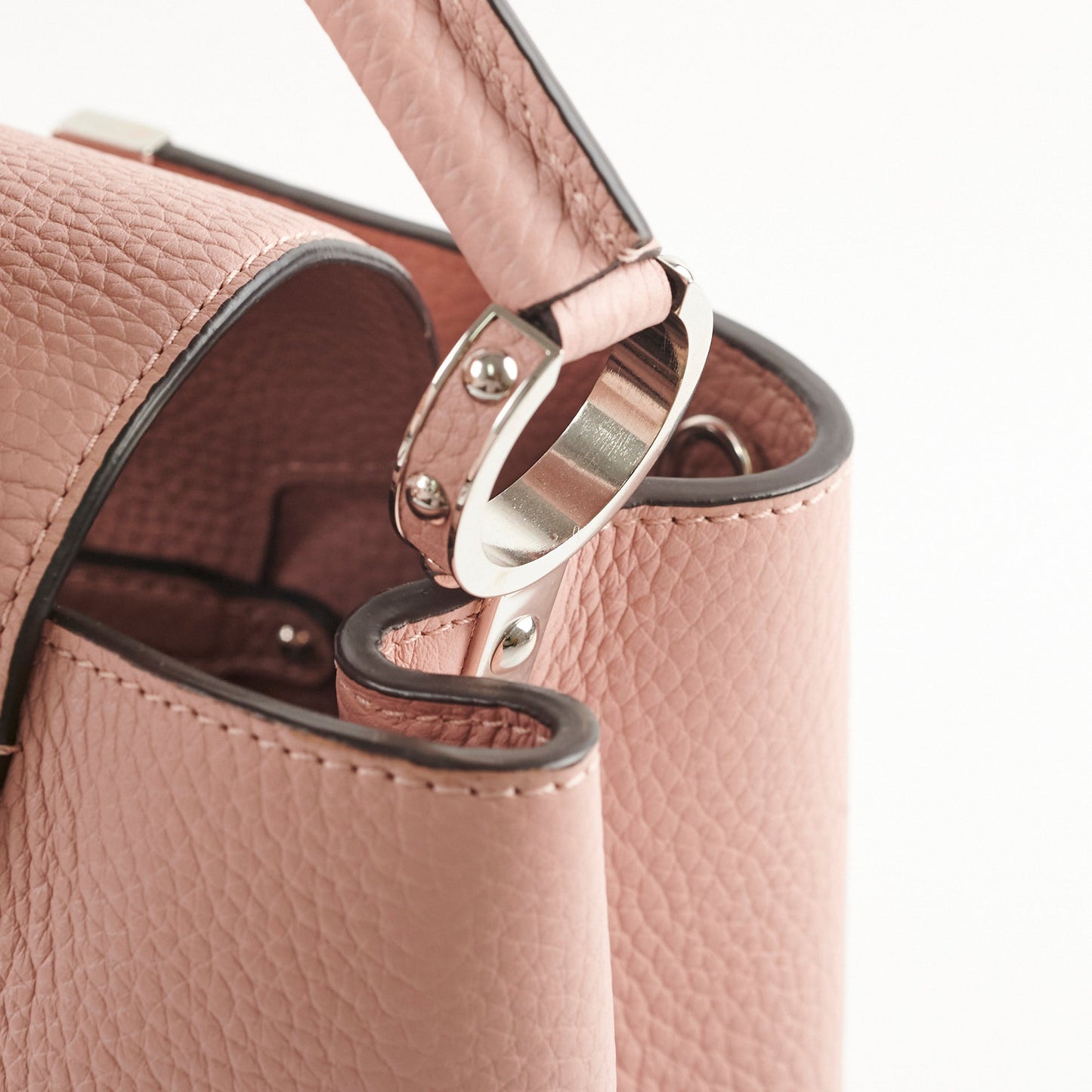 Louis Vuitton Capucines MM Magnolia