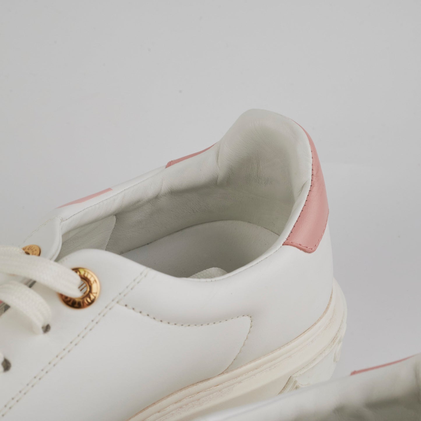 Louis Vuitton Time Out Pink Size 39 Sneakers