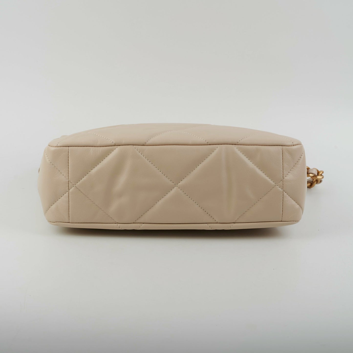 Chanel Medium 19 Beige