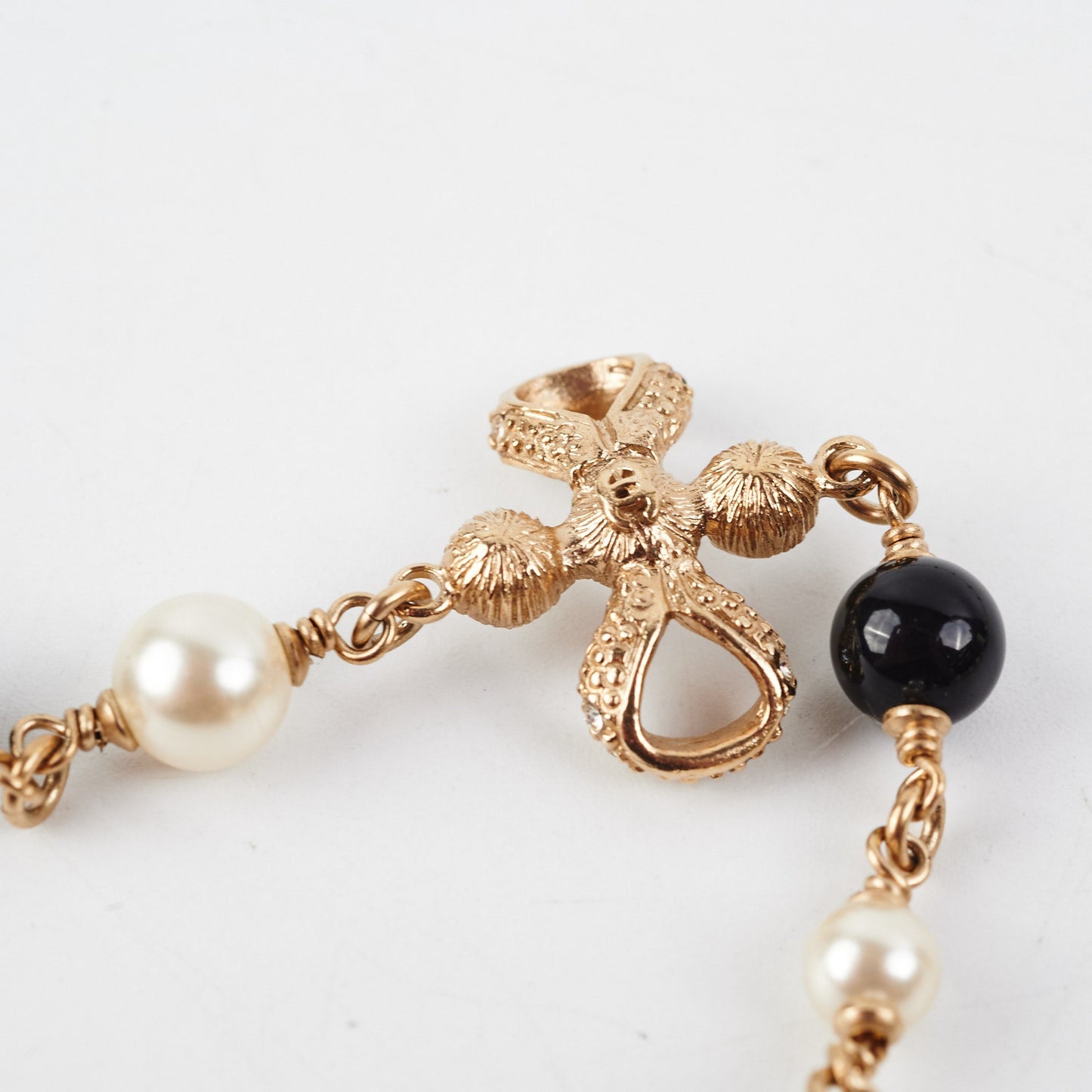 Chanel Long Necklace Pearls CC (Costume Jewellery)