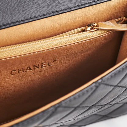 Chanel Pearl Flap Black