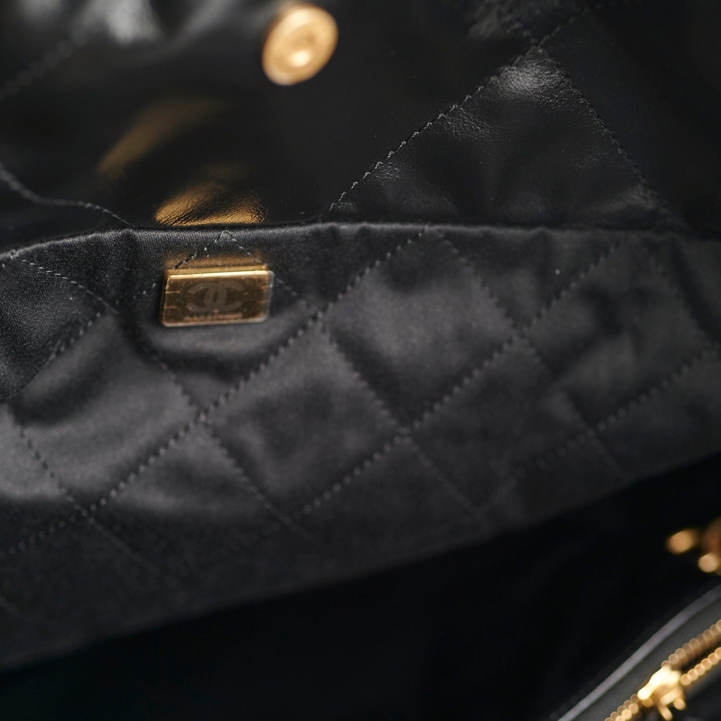 Chanel 22 Small Calfskin Black