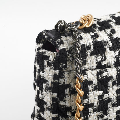 Chanel 19 Tweed Medium/Large 2020