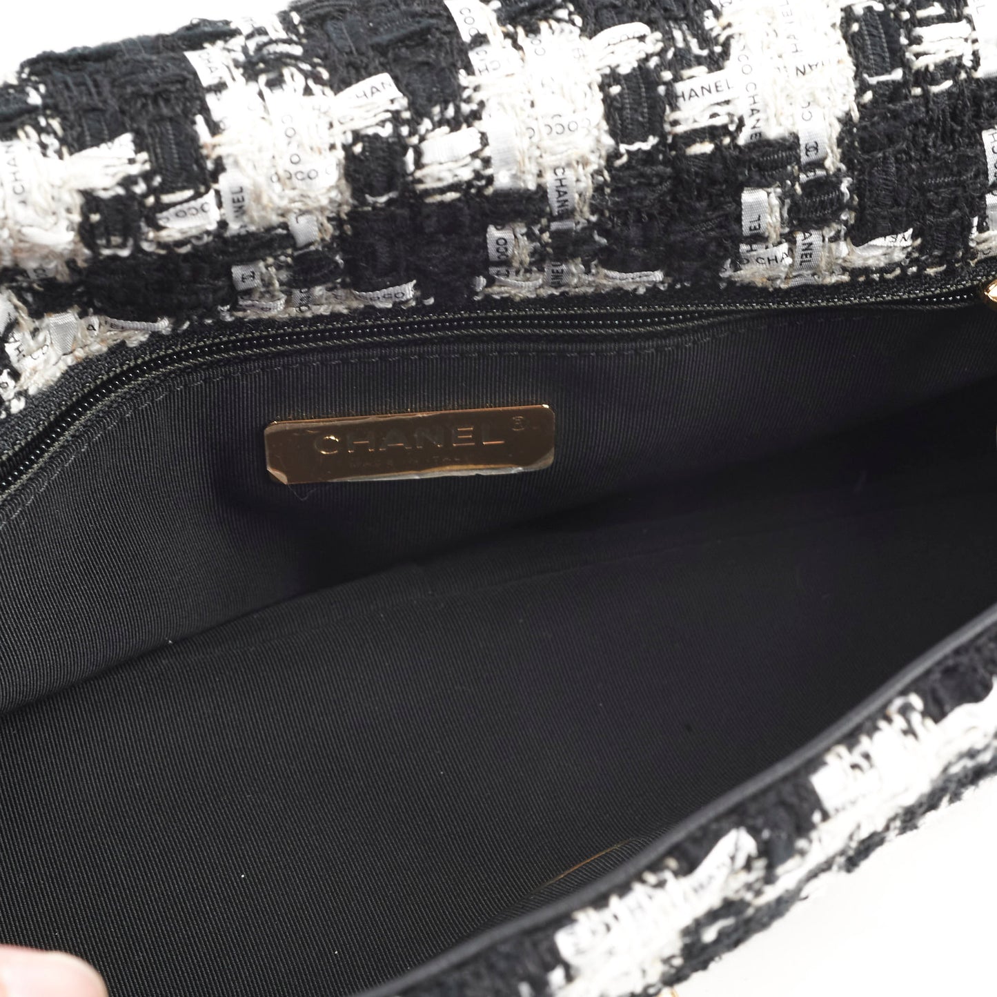 Chanel 19 Tweed Medium/Large 2020