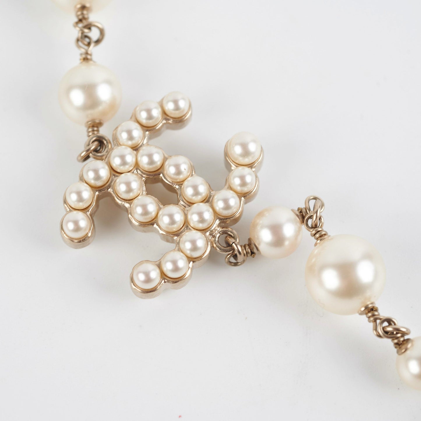 Chanel Long Necklace Pearls (Costume Jewellery)