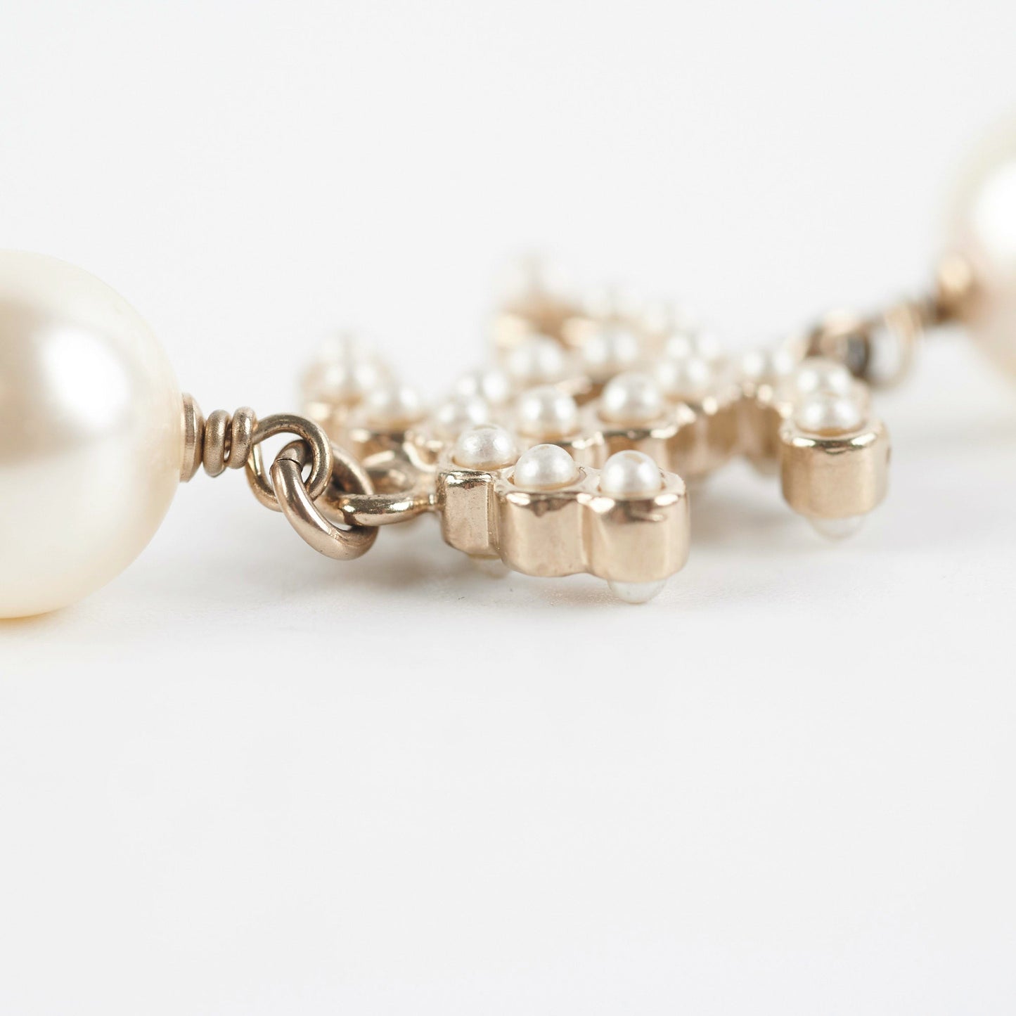 Chanel Long Necklace Pearls (Costume Jewellery)