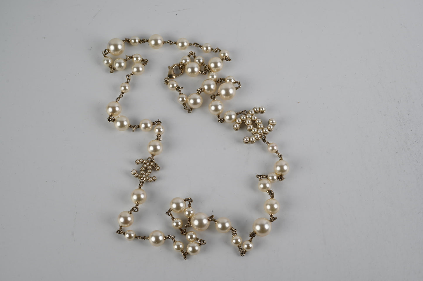 Chanel Long Necklace Pearls (Costume Jewellery)