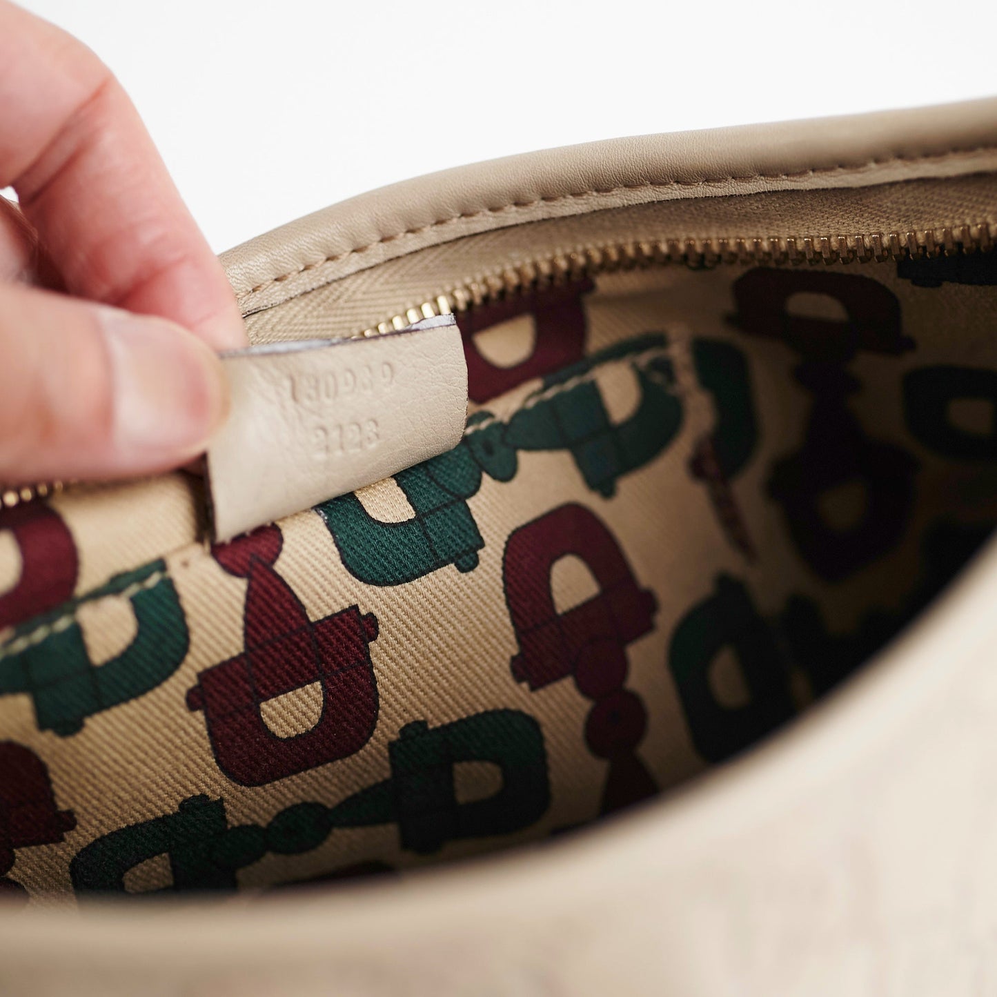 Gucci Ivory Guccissima D Ring Shoulder Bag