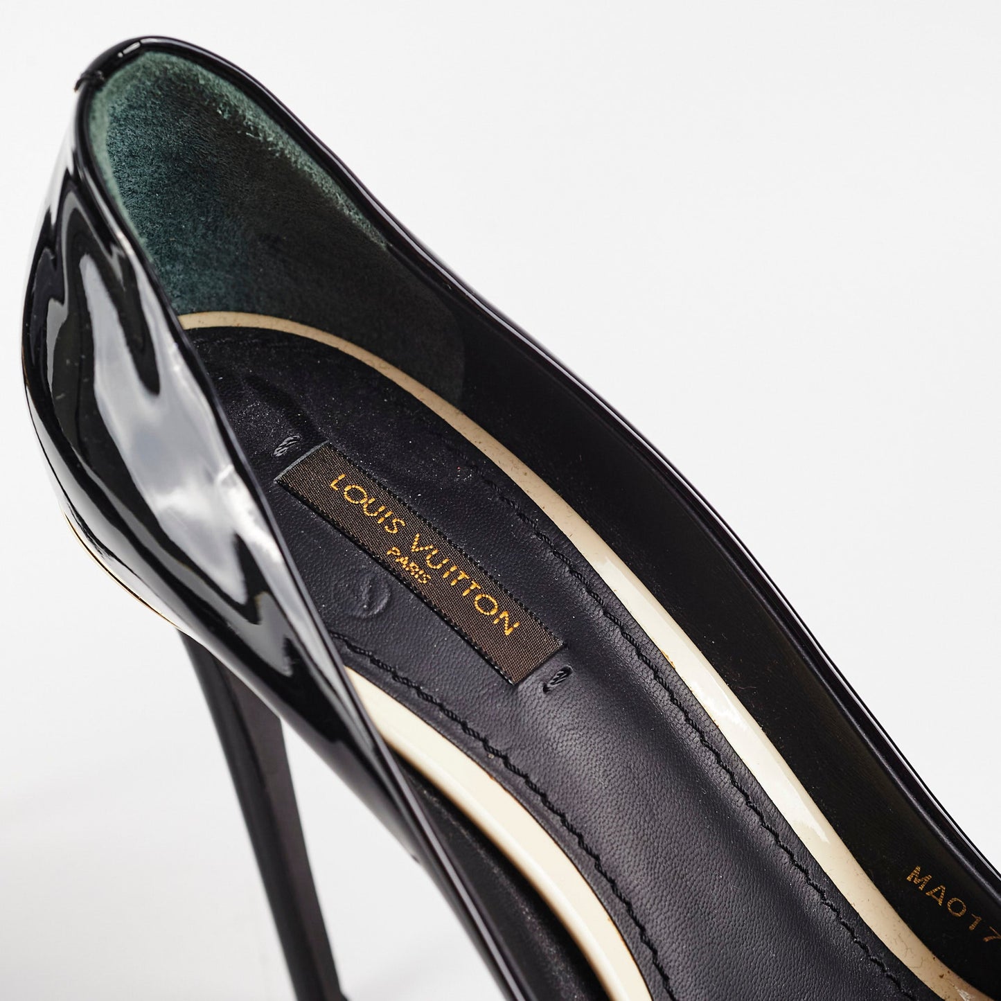 Louis Vuitton Patent Heels Black Size 39