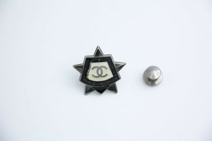 Chanel Vintage 09A Metal Black Beige Moscow Series Badge Brooch