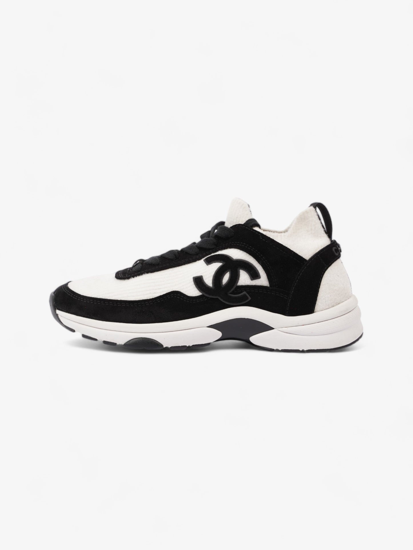 Chanel CC Logo Sneakers Black / White Fabric EU 38 UK 5