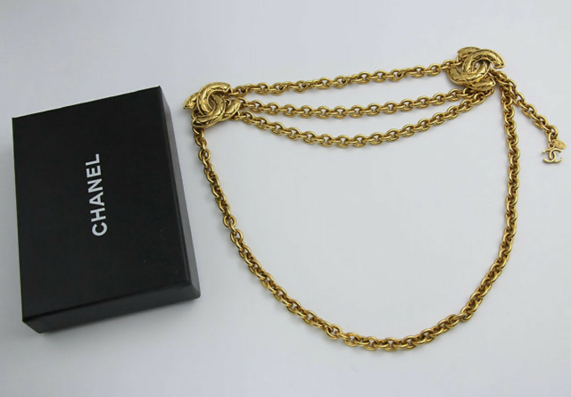 Chanel Vintage 1981-1985 Gold-Plated Thick Chain Waist Belt with Symmetrical Bird Motifs