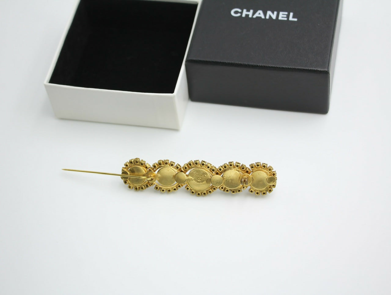 Chanel Vintage 1971-80 Rhinestone & Imitation Pearl Gray Hairpin