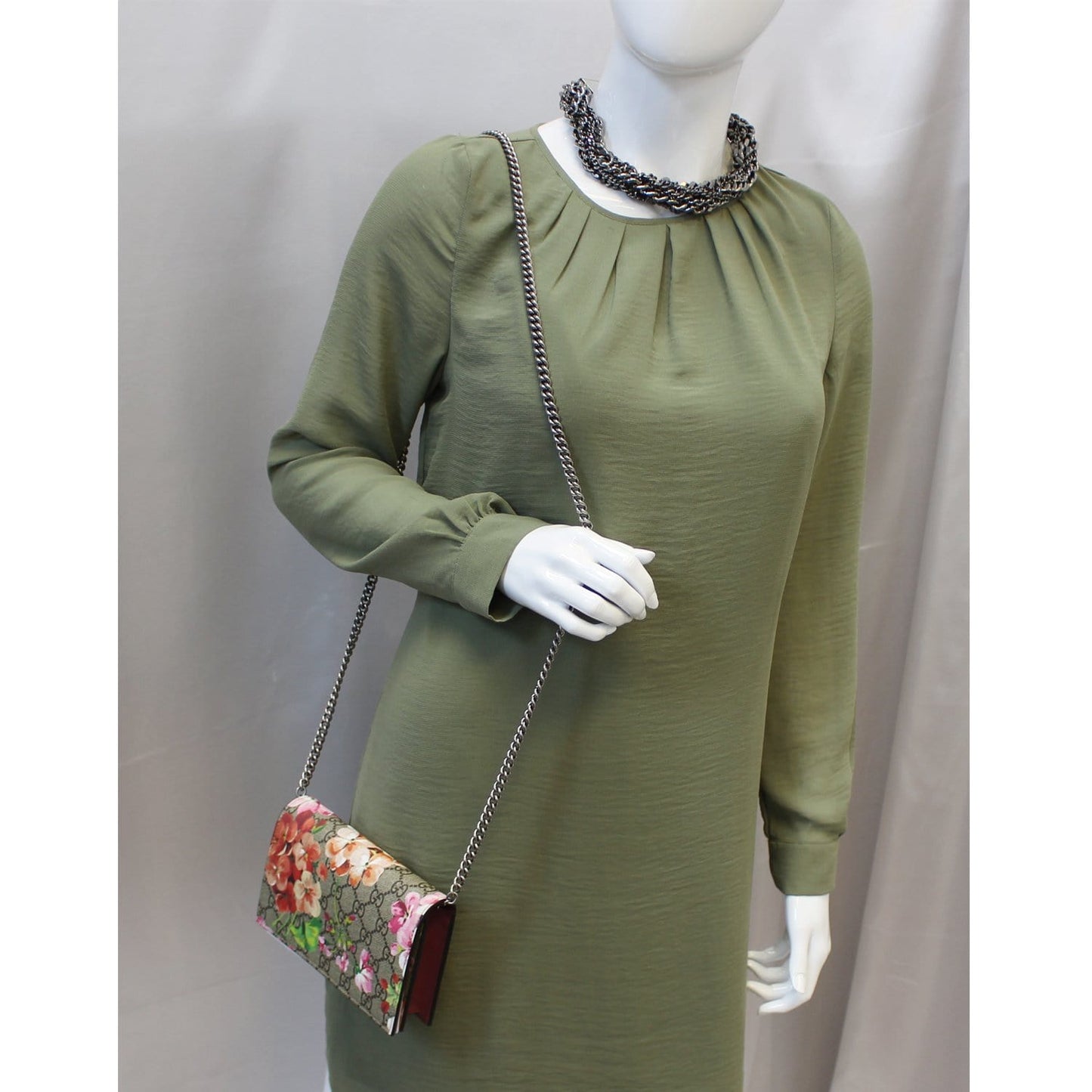 GUCCI GG Supreme Monogram Blooms Chain Wallet Beige 402724