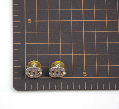 Chanel Vintage 04P Rhinestone Matte Purple Silver CC Clip-on Earrings