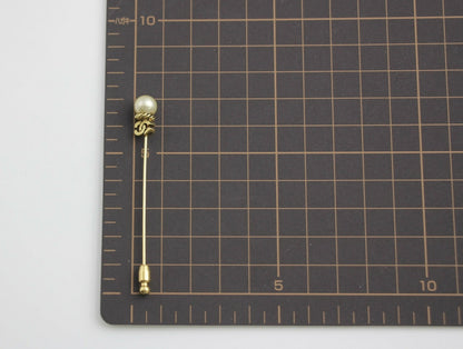 Chanel Vintage 1954-71 Gold-plated Imitation Pearl Twist CC Bar Brooch
