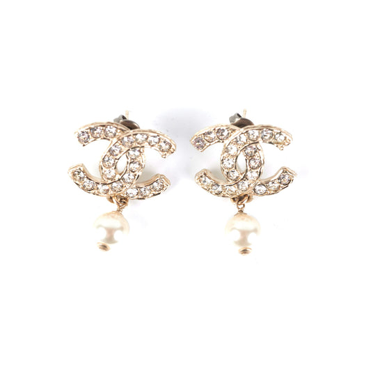 Chanel Earrings CC Pearls Drop (Costume Jewellery)